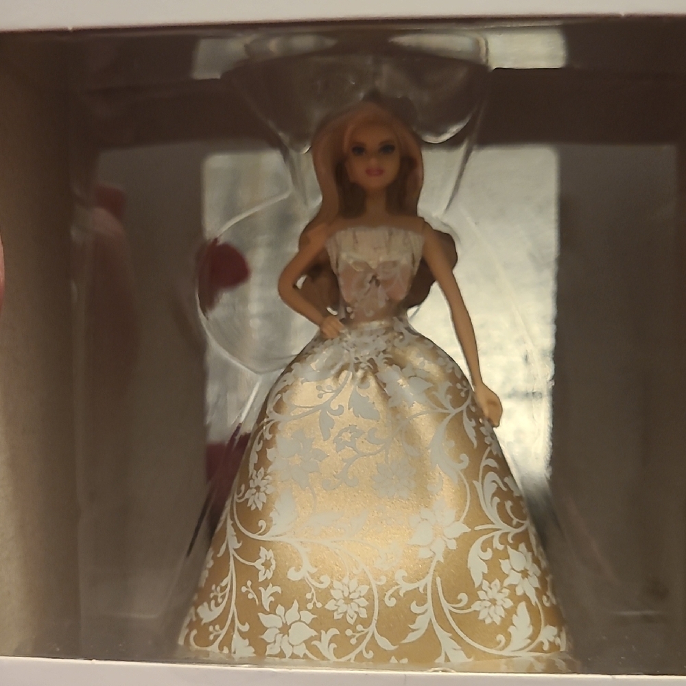 Hallmark Barbie Ornament - Gold and White - Picture 5 of 5